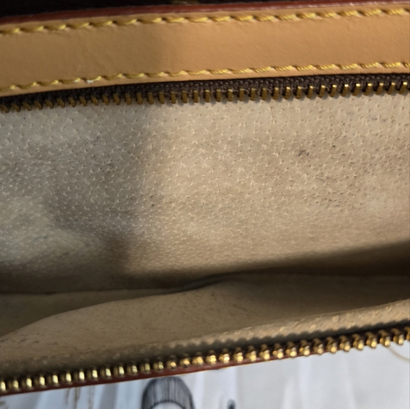 Messenger Bag w/ Crossbody Shoulder Strap (Unisex) - Picture 7 of 16